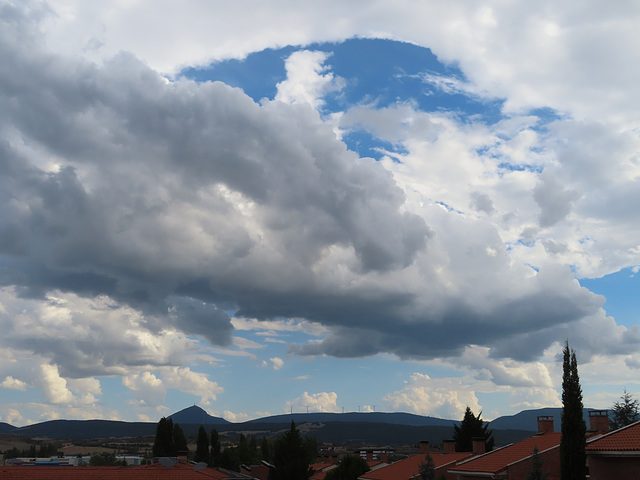 Nubes de la tarde, 24