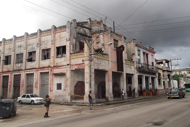 Lady Cine Edison - Calzada del cerro