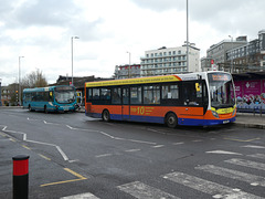 Buses in Luton - 14 Apr 2023 (P1140987)