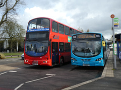 Buses in Dunstable - 14 Apr 2023 (P1150024)