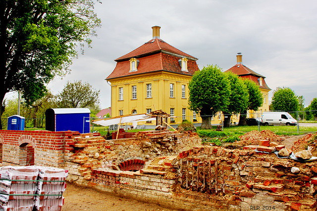 Diekhof, Herrenhaus (Ruine und Seitenflügel)