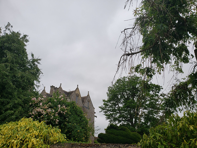 24 ENGLAND - Mansion