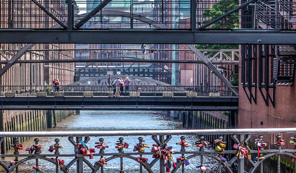 Bridges and Fences (090°)