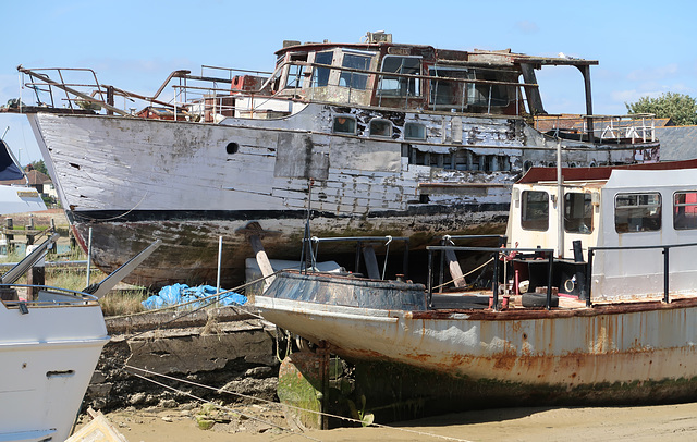 Permanent dry dock