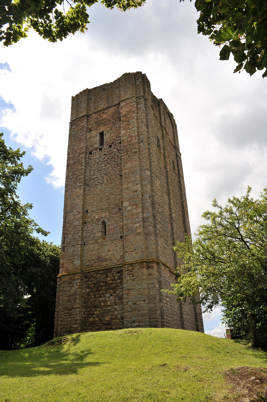 Donjon de Château-Chervix - Haute-Vienne