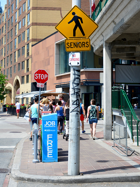 Canada 2016 – Toronto – Warning for seniors