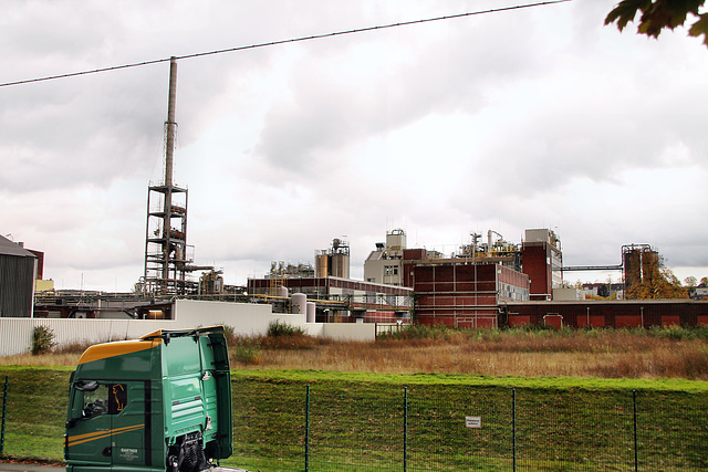 Blick auf die Werksanlagen von Evonik (Witten) / 15.10.2022