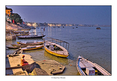 Varanasi by night !