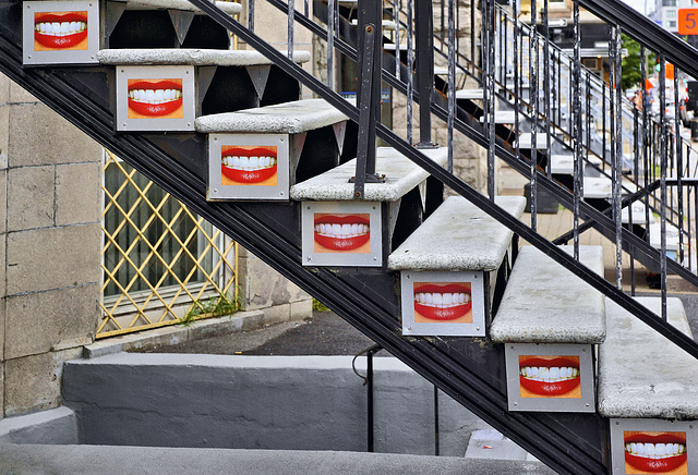 The Dentist's Office – St-Denis Street below René Levesque, Montréal, Québec