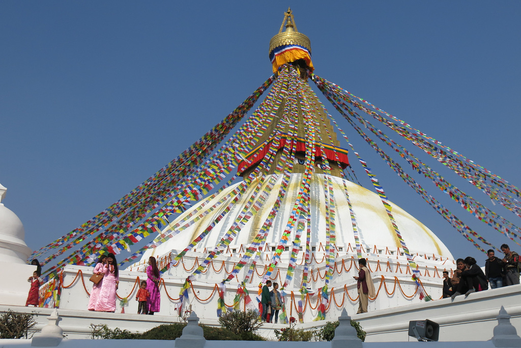 Le Grand Stupa en habits de fête, Bodnath = Boudhanath, Khatmandu (Népal)