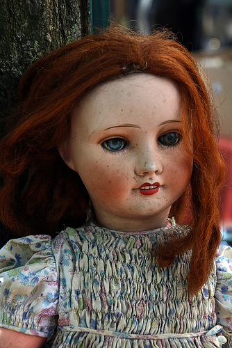 Crois-moi , tu es plus ravissante que la poupée Barbie âgée de 50 balais . .
