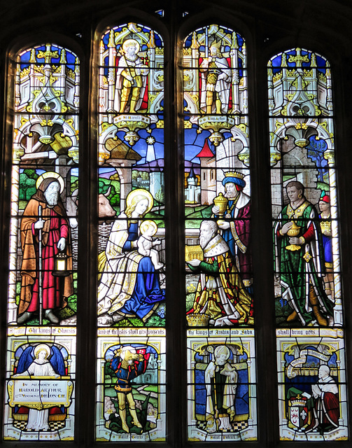 church enstone, oxon  (11) glass dedicated to harold arthur lee-dillon, 17th viscount dillon +1932, pres of the antiquaries society and head of the royal armouries