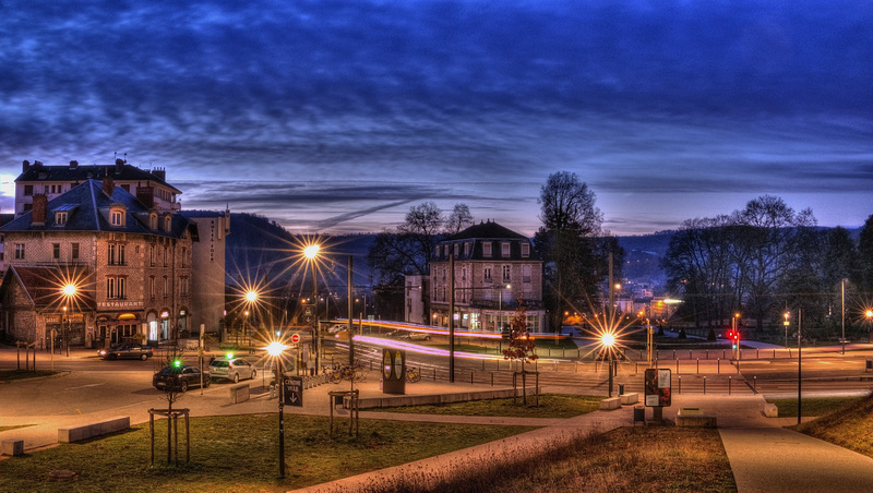 BESANCON: Esplanade de la Gare Viotte. 02