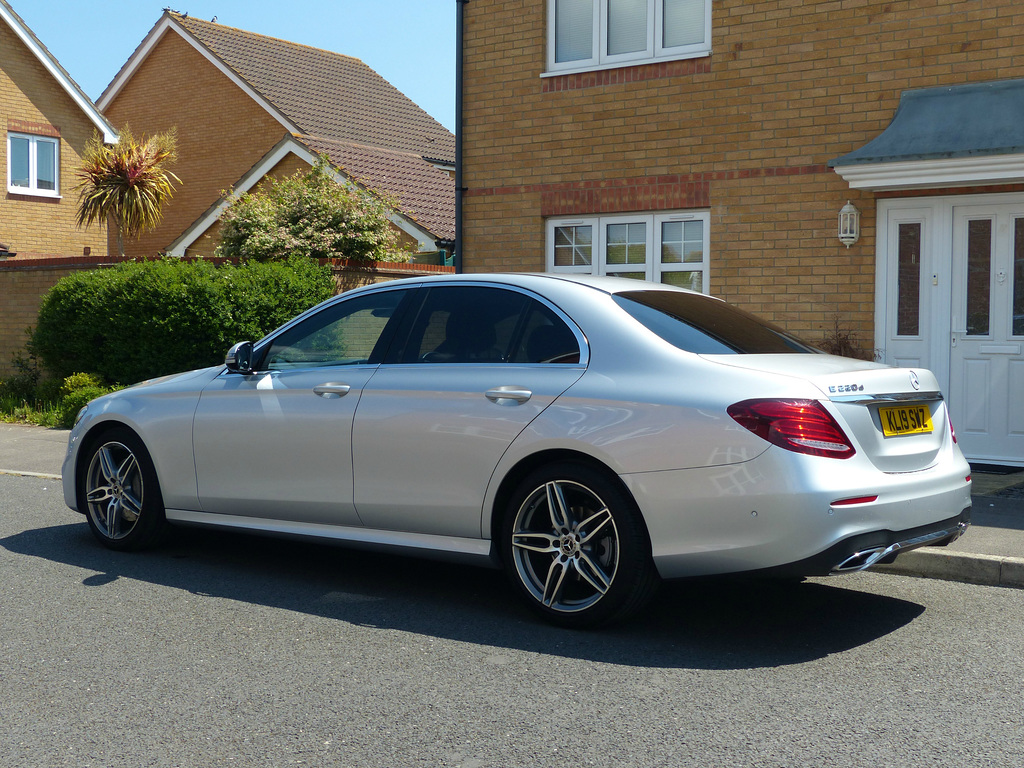 Mercedes-Benz E220d (3) - 15 May 2020