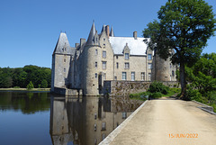 le chateau du Rocher Mézangers (Mayenne) 4/4 le chateau du Rocher Mézangers (Mayenne) 4/4