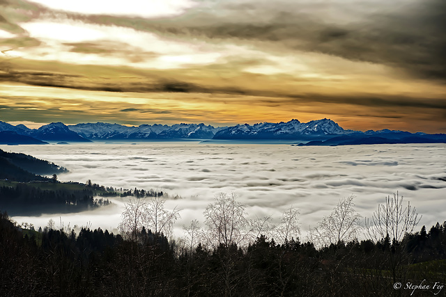 Zwischen den Wolken