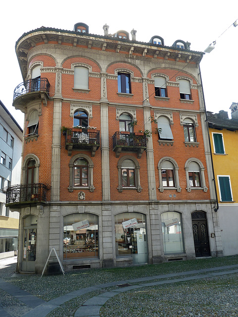 Haus in der Altstadt von Locarno an der Piazza Sant-Antonio