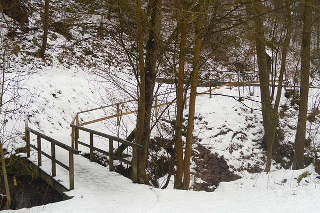 Snowy bridge HFF!