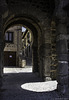 unter der Stadtmauer von Toledo - bei der Puerta de Alfonso VI  (© Buelipix)
