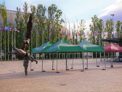The sculpture - Expo 98