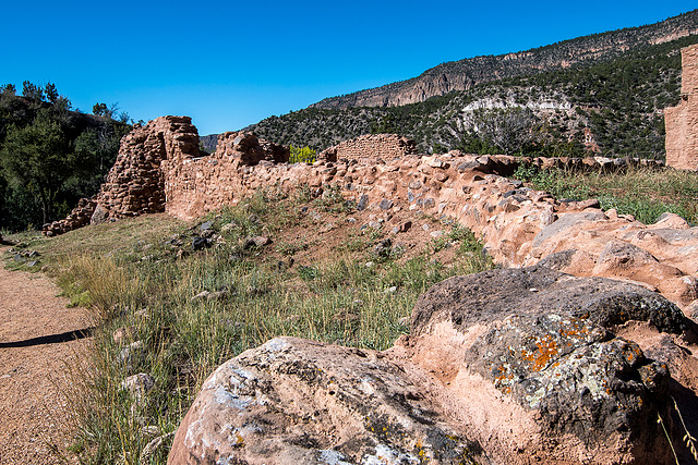 The ruins of Jemez Pueblo19