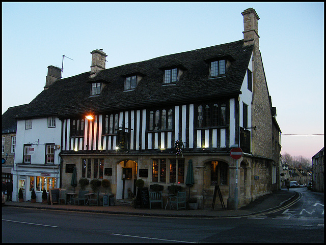 dusk at the Burford House Hotel