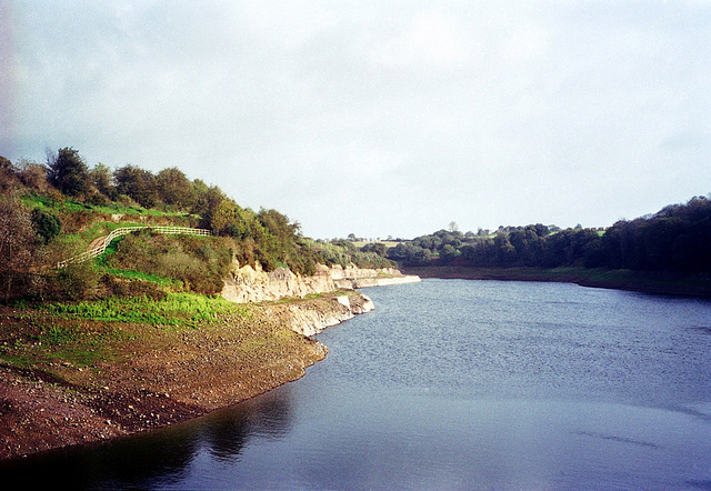 Val de la Mare Reservoir (Scan from 2001)