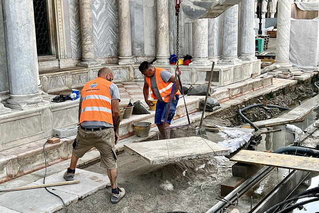 Venice 2022 – Basilica di San Marco – Relaying the pavement