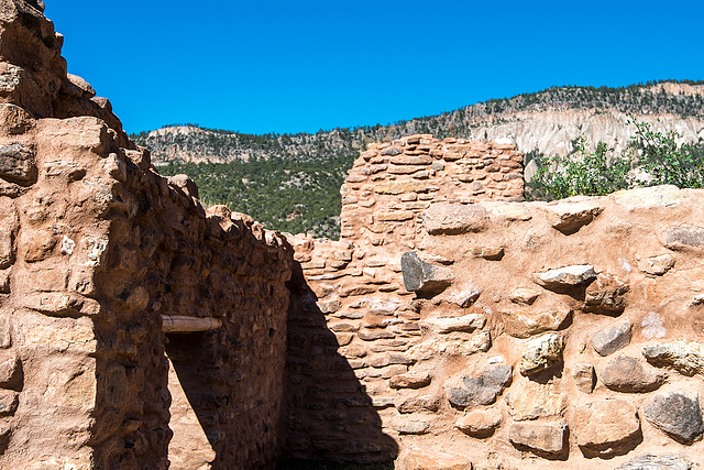 The ruins of Jemez Pueblo27