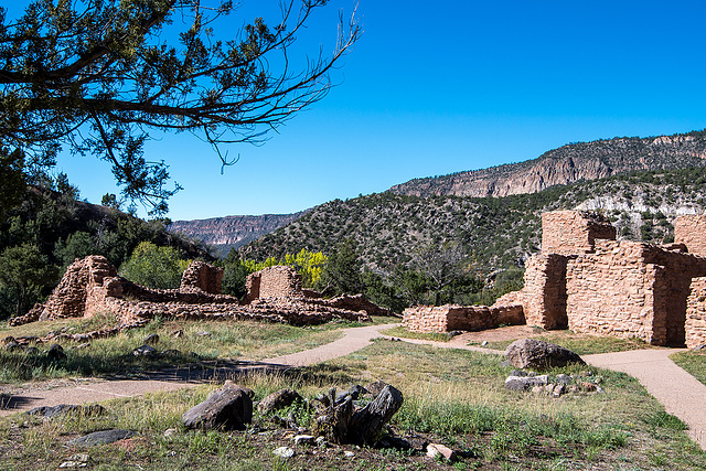 The ruins of Jemez Pueblo29