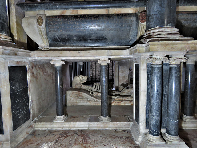 burford church, oxon (49) c17 tomb of lord justice tanfield +1625, attrib. to gerard christmas 1628