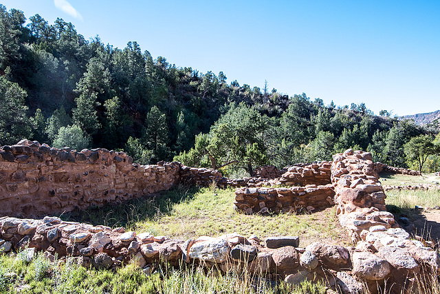 The ruins of Jemez Pueblo31