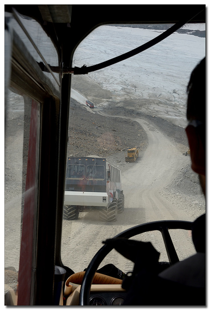 A dusty Ice Road