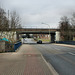 Grundschötteler Straße mit Brücke der Bahnstrecke Düsseldorf-Derendorf–Dortmund Süd (Hagen-Haspe) / 26.02.2017