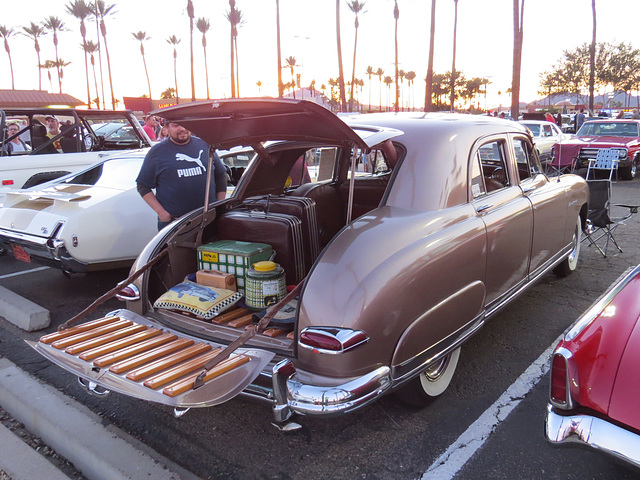 1949 Kaiser Traveler Vagabond