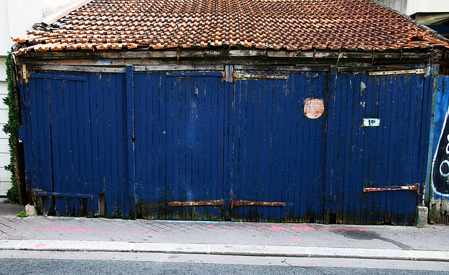 Paris 13 ème , je loue un box garage refait à neuf .