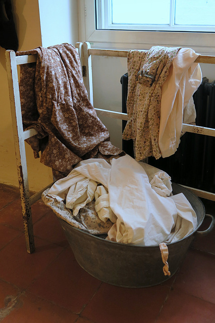 IMG 1715-001-Laundry