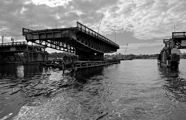 Glebe Island Bridge