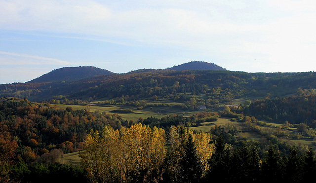 touches automnales sur des volcans endormis