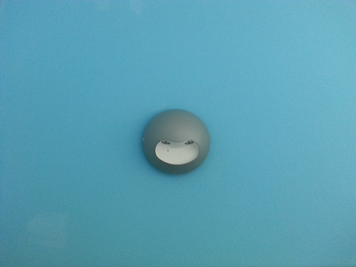 Ninja-Kämpfer mit Schönheitsfleck