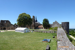 Chateau de SAINTE-SUZANNE (Mayenne) 2/3 Chateau de SAINTE-SUZANNE (Mayenne) 2/3