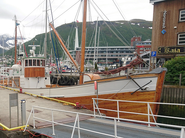 Man beachte den Anker!