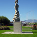 Die Statue La Brise wacht über den See in Genf