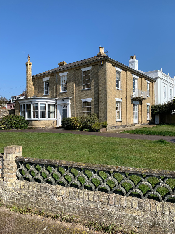 South House, Centre Cliff, Southwold