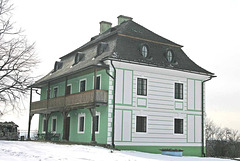Baroka paroĥa domo en Vysoké Chvojno, distrikto Pardubice