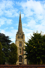 Looking over the wall at Saffron Walden church at 13:00 hrs