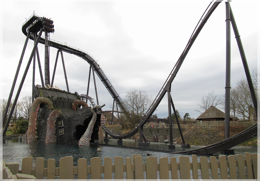 Dive Coaster Achterbahn "Krake"