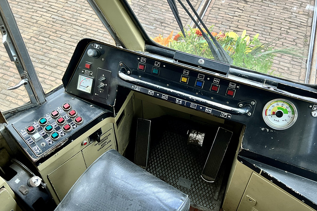 Haags Openbaar Vervoer Museum 2024 – Dashboard of the MIVB PCC 7065