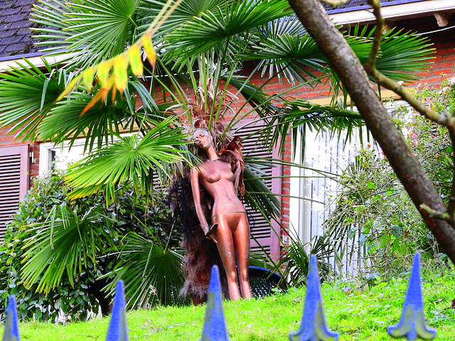 Palm woman-HFF