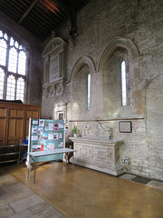 burford church, oxon (116) c13 s.w.chapel with c16/ c17 tombs and c15 refenestration